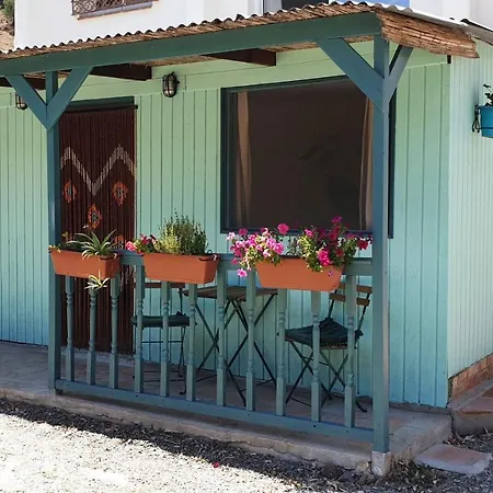 לינה וארוחת בוקר Vegan Pereila